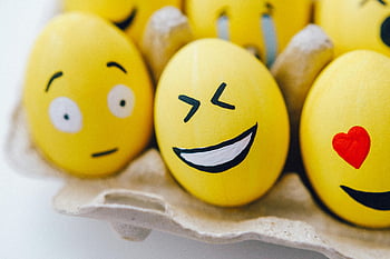 Diy Emoji Velikonoční vejce, barevné velikonoční vajíčka, Malované tváře emodži, sváteční dekorace, karton, Emoji tváře, velikonoční vajíčka, DIY Velikonoce, Holiday plavidla, velikonoční řemeslo, Emoji dekorace