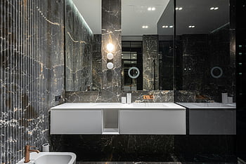 moderne badeværelse, marmorvægge, Stor spejl, moderne vask, Slank design, stilfuldt badeværelse, moderne indretning, Badeværelse design, marmorbadeværelse, Store spejle