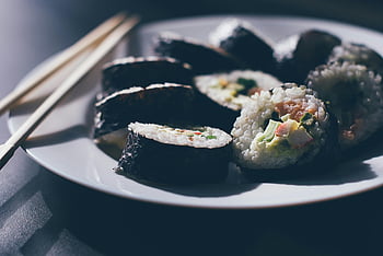 アジア料理、 箸、 ディナー、 フード、 日本食、 食事、 寿司、 ご飯、 海藻、 野菜、 プレゼンテーション