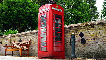 červené telefonní budky, britská kultura, Vintage telefonní buňka, cihlová zeď, venkovní scénu, Klasická telefonní schránka, Britská ikona, veřejná telefonní buňka, Tradiční telefonní buňka, červený stánek