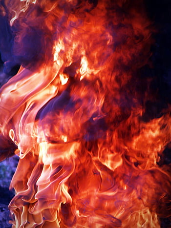 Red Flame, powerful flames, mesmerizing flames, vivid visual, dynamic scene, intense fire, fiery colors, bright fire, glowing flames, fire photography, flame art