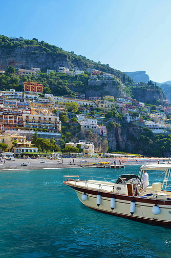lodě na moři, Positano Cliffs, modré vody, Cestovní blaženost, Vibrující útesy, Positano Boat Tour, pobřežní scenérie, pobřežní město, pobřeží amalfi, italské pobřeží, Středomořské cestování